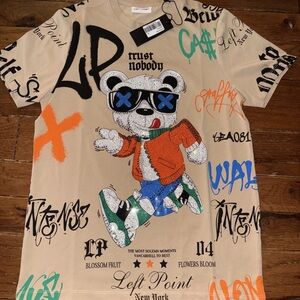 Left Point Graphic Bear T-Shirt with Bold Prints
